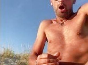 masturbation, en-plein-air, ejaculation-sur-le-corps, gay, branlette, plage, secousses, solo