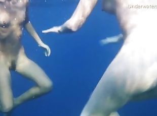 2 Hot Girls naked in the sea swimming