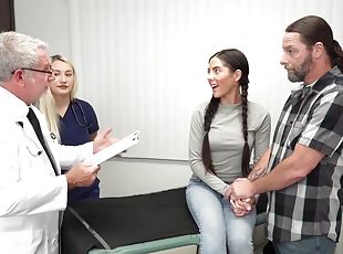 Brunette Enjoys Sex Therapy In The Doctors Office