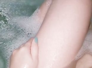 Hot Girl Masturbates at the Bath