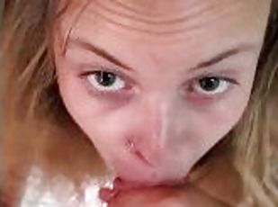 Wife loves sucking cock