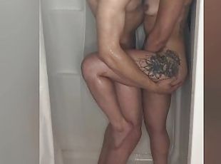 Bañando, Amateur, Anal, Mamada, Corrida interna, Primera persona, Ducha, Gimnasio, Tatuaje, Tetitas