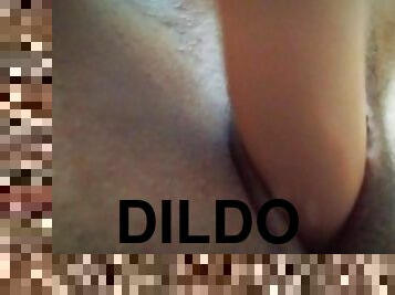 Mi primera vez con un DILDO, Froto mi dildo a escondidas en el baño /My first time with a DILDO