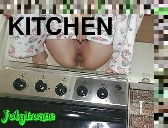 Morning Masturbation in the Kitchen / Squirt Orgasm