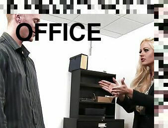 Office hardcore with a blonde cougar