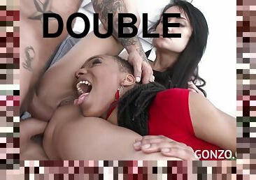 Angie Moon Y Nikki Darling - Double Anal