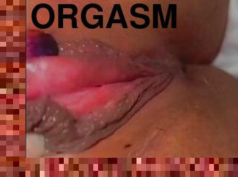 Pink vibrator made me cum