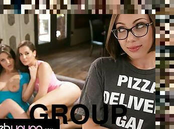 Gia Paige And Her Frat Babes Hard Finger The Smokin' Hot Pizza Delivery Girl