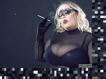 Masked BBW Bunny De La Cruz wants to get screwed in hard way