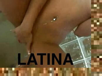 Latina teen kat gives perfect handjob