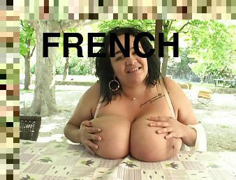 gros-nichons, fellation, milf, française, belle-femme-ronde, joufflue, seins, hooker