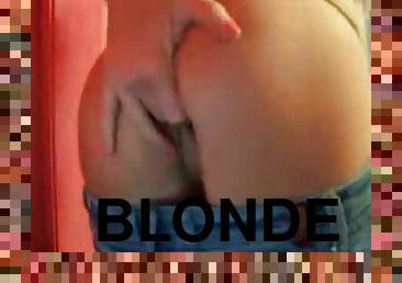 Blonde solo masturbating
