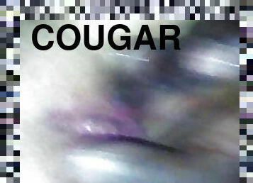 la cougar se fait du bien