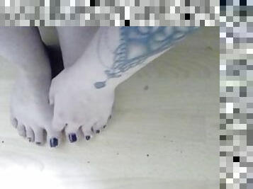 Small Feet, Latina, Flexible,Foot Fetish Worship Femdom