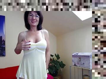Gorgeous sexy woman masturbating on live webcam