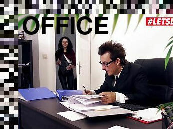birou-office, secretara, latina, neamt, sef, bruneta