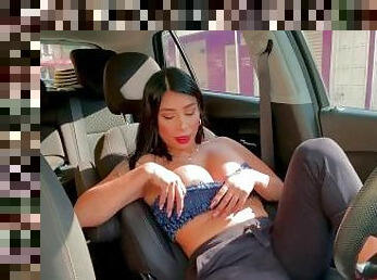 gros-nichons, masturbation, orgasme, public, giclée, amateur, latina, doigtage, voiture, horny