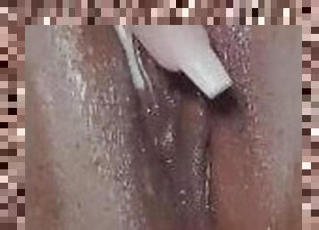 clitoris, pasarica, cu-degetelul, stramta, frumusica, incredibil, perfect, rasa, uda, suculenta