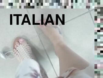 en-plein-air, public, femme, milf, pieds, italien, fétiche, exhibitionniste