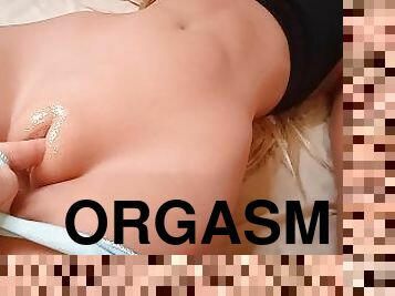 masturbaatio, orgasmi, ruikkiminen, sormettaminen, dildo, vagina, kiinni-jäänyt, soolo