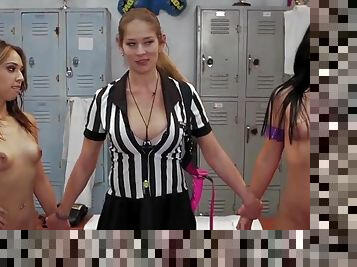 Catfights turns naughty for babes