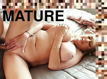 Tahnee Taylor - Tahnee gets ass-fucked again - Anal hardcore with mature pornstar