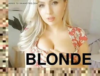 Blonde cam girl