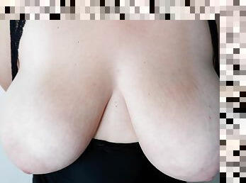 gros-nichons, énorme, mamelons, amateur, mature, milf, maman, belle-femme-ronde, naturel, gros-seins