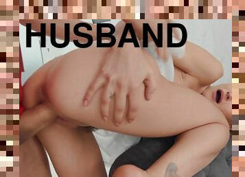 Sex-hungry babe cheats on her lousy man in their flat