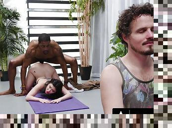 She Cheated On Her BF With Yoga Trainer - Isiah maxwell