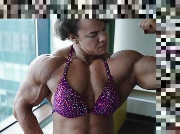 Juicy posing on Fbb