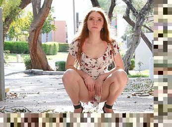 masturbation, pisser, public, chatte-pussy, amateur, ados, solo, rasé, jambes