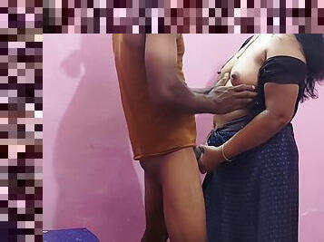 A Beautiful Tamil Aunty Has A Hot Sex With A Young Man