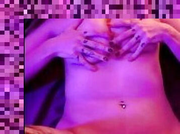 Big boobs girl wanna pussy massage