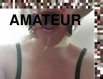 amateur, mamada, madurita-caliente, garganta-profunda, regordeta, zorra-slut, rubia, británico, amordazada