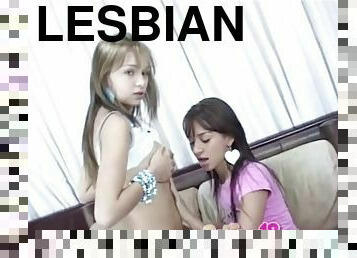 payudara-besar, amatir, sayang, lesbian-lesbian, berciuman, dicukur, sex-dengan-berpakaian