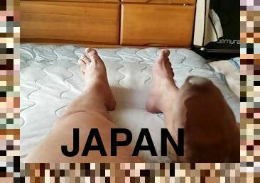 masturbation, ejaculation-sur-le-corps, gay, japonais, branlette, joufflue, pieds, point-de-vue, solo