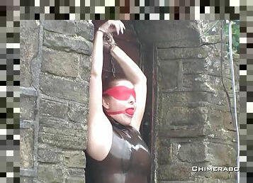 en-plein-air, bdsm, latex, bondage