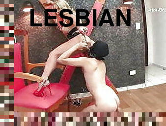 Lesbian femdom : uses her slave