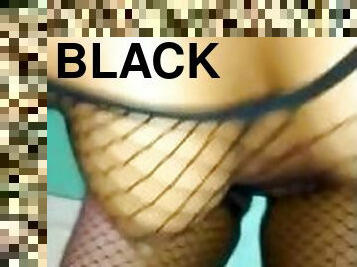 Hot and nagnuty black girl Bouncing and Twerking on Dlldo