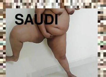 The Saudi MILF Hot stepmother cheats on the father and has sex with the stepson