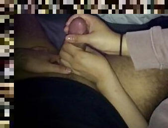 besar-huge, mastubasi, penis-besar, handjob-seks-dengan-tangan-wanita-pada-penis-laki-laki, sentakkan, tertangkap, penis