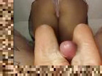 pantat, amatir, cumshot-keluarnya-sperma, handjob-seks-dengan-tangan-wanita-pada-penis-laki-laki, pijat, kaki, sudut-pandang, sperma, bokong, fetish-benda-yang-dapat-meningkatkan-gairah-sex