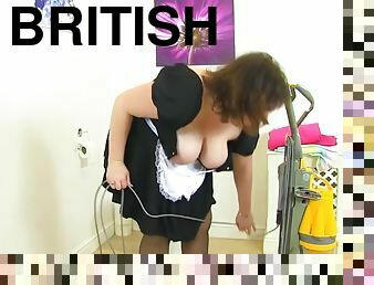 British BBW Jayne Storm Gets Naughty In Bathroom
