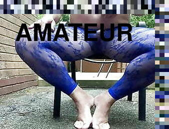 Peeing and wanking on my feet in blue leggings 