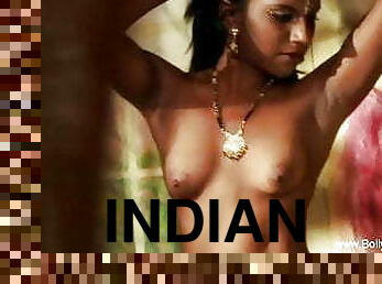 Sensual And Artistic Indian Woman To Seduce Her Man 