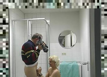 Filming a milf showering - Julia Reaves