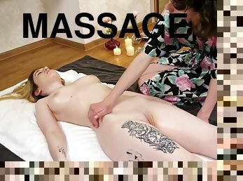 лесбіянка-lesbian, масаж, перший-раз, блондинка, незаймана-virgin, брюнетка, татуювання