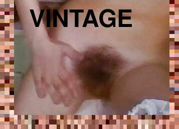 vulve-pelose, fichette, mammine-mature, vintage, retro, spogliarelli, americani, tettine, provocatorie