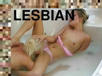 Blonde bath babes vibe each others wet slots